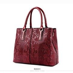 Elevate Your Style with Our Elegant Snakeskin Pattern PU Handbag