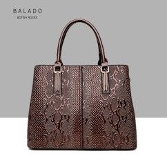Elevate Your Style with Our Elegant Snakeskin Pattern PU Handbag