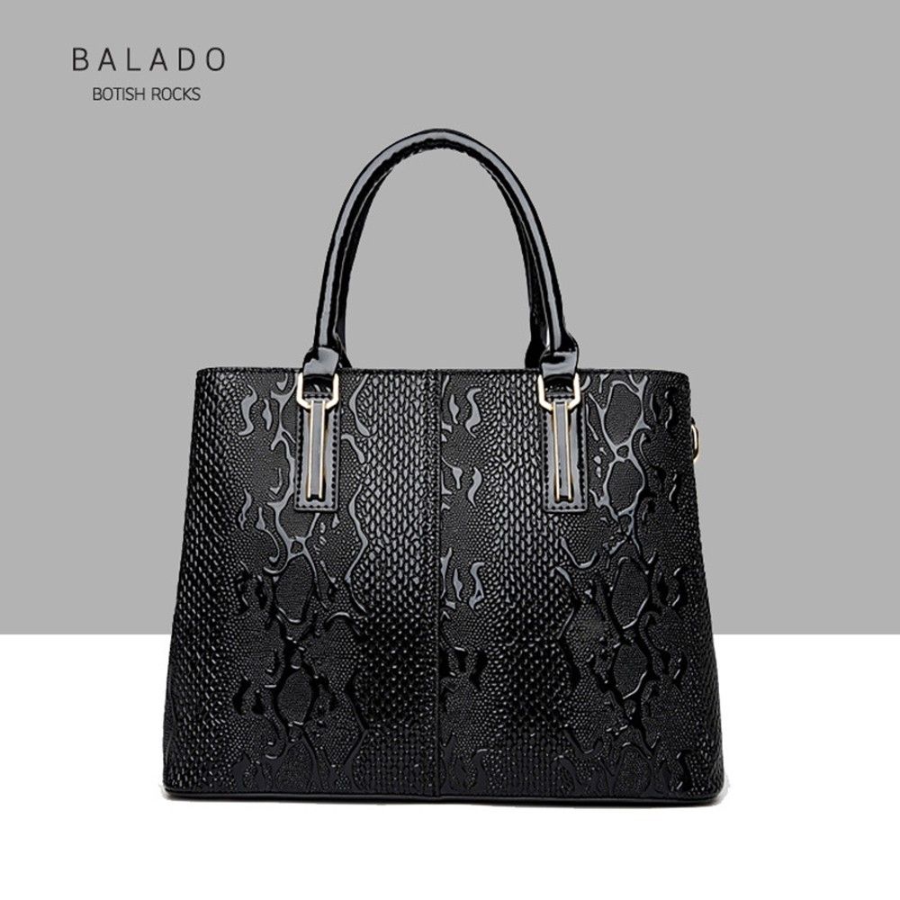 Elevate Your Style with Our Elegant Snakeskin Pattern PU Handbag