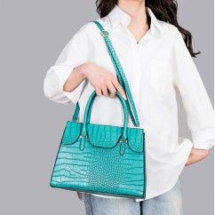 Elegant PU Handbags - Stylish, Durable, and Affordable Fashion Accesso